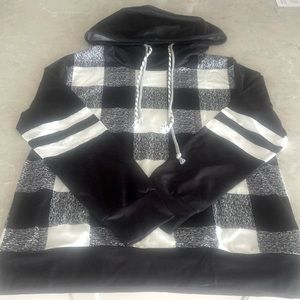 NWT Ladies Buffalo Plaid Hoody